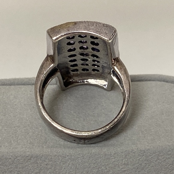 Beautiful SS, marcasite & amethyst ring. About US size 8. Marked 925. - Picture 3 of 6